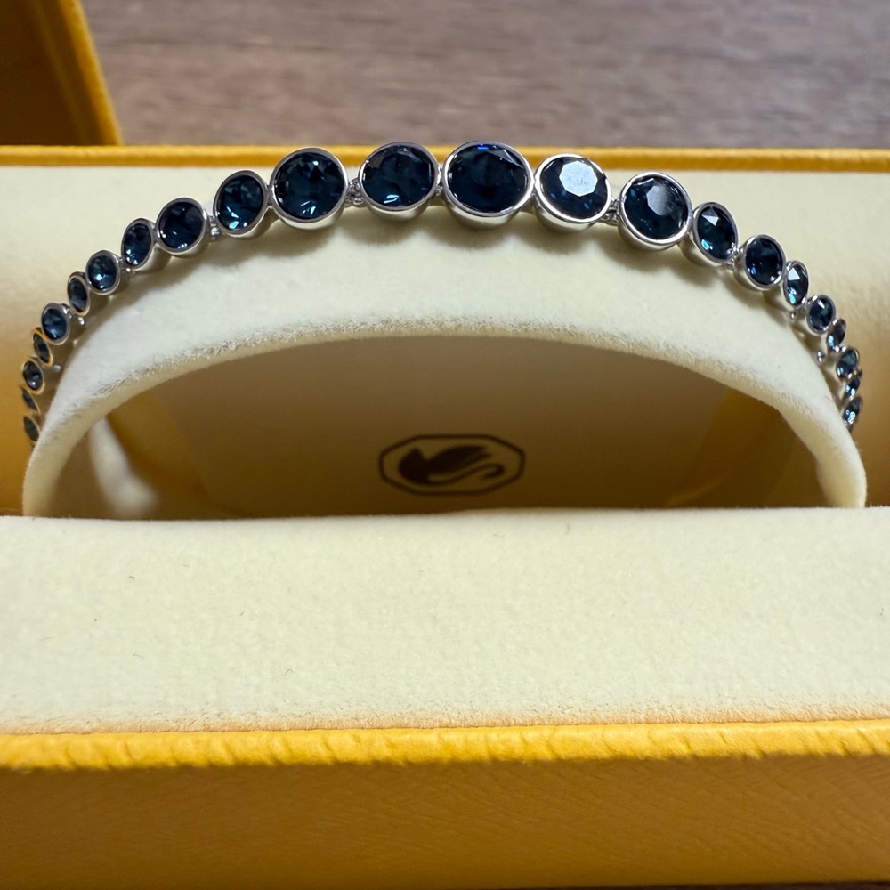 Swarovski Silver and Blue Bracelet with Sparkling Stones